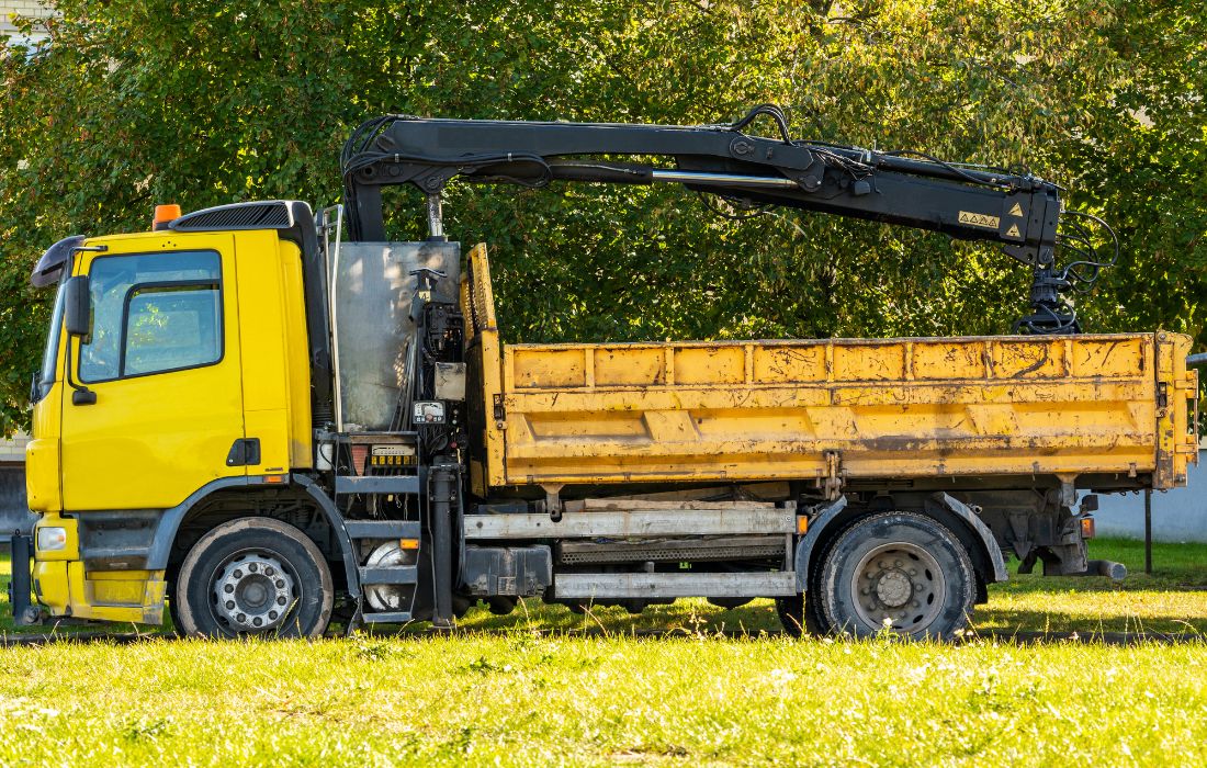 flatbed truck with crane rental